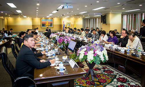 Deputy-Prime-Minister-General-Tanasak-Patimapragorn-at-TAT-meeting-2-500.jpg